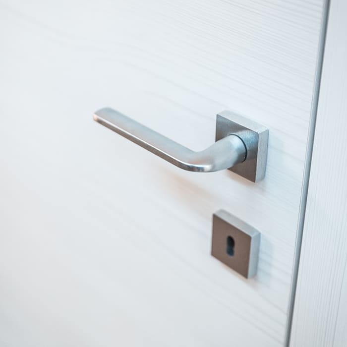 porte-bianche-moderne-decorative